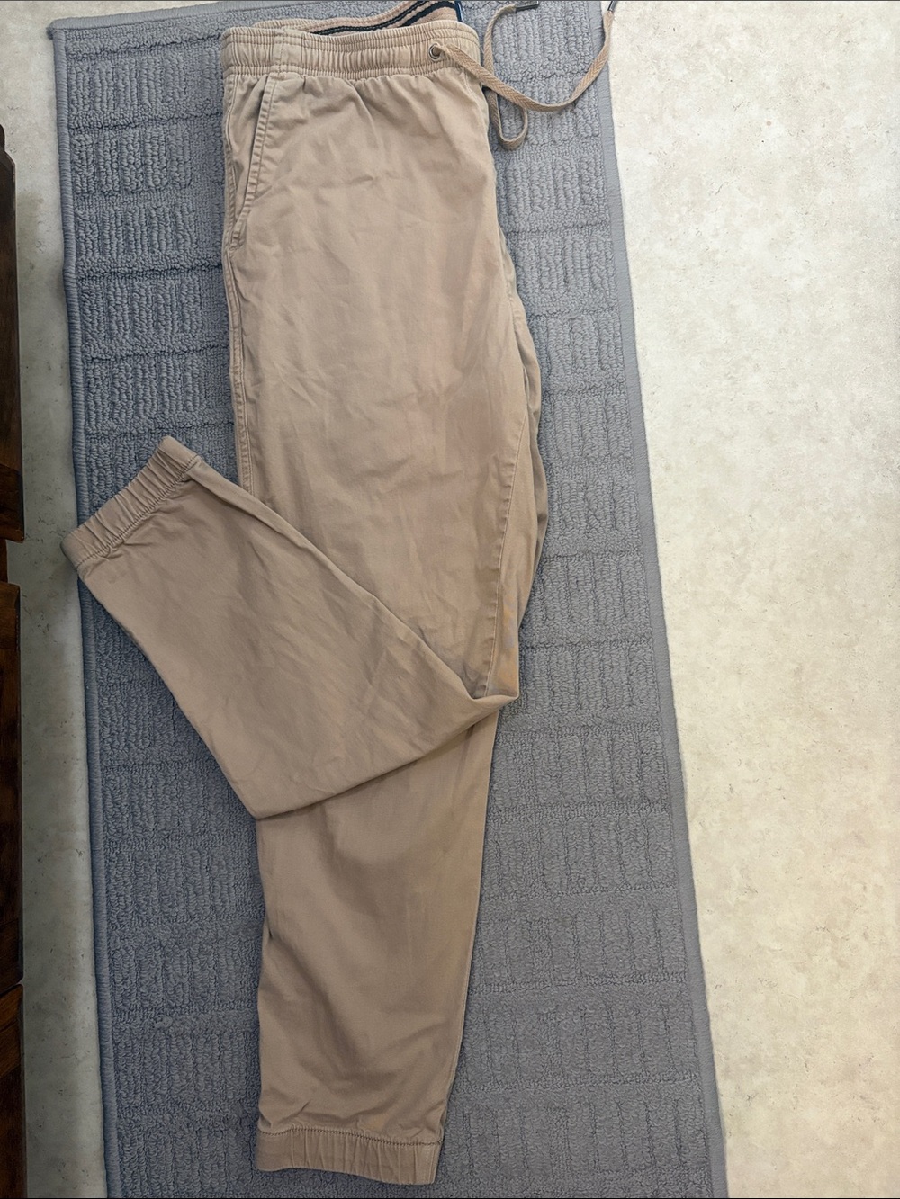 GAP women’s Tan Drawstring Joggers